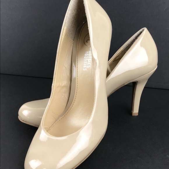 Mootsie Tootsies Moideal Tan/Beige Patent Pumps - Picture 3 of 7